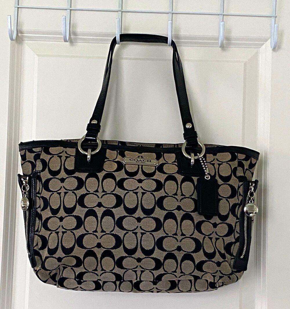Coach Gallery Signature Tote In Black And Gray Jacquard Canvas